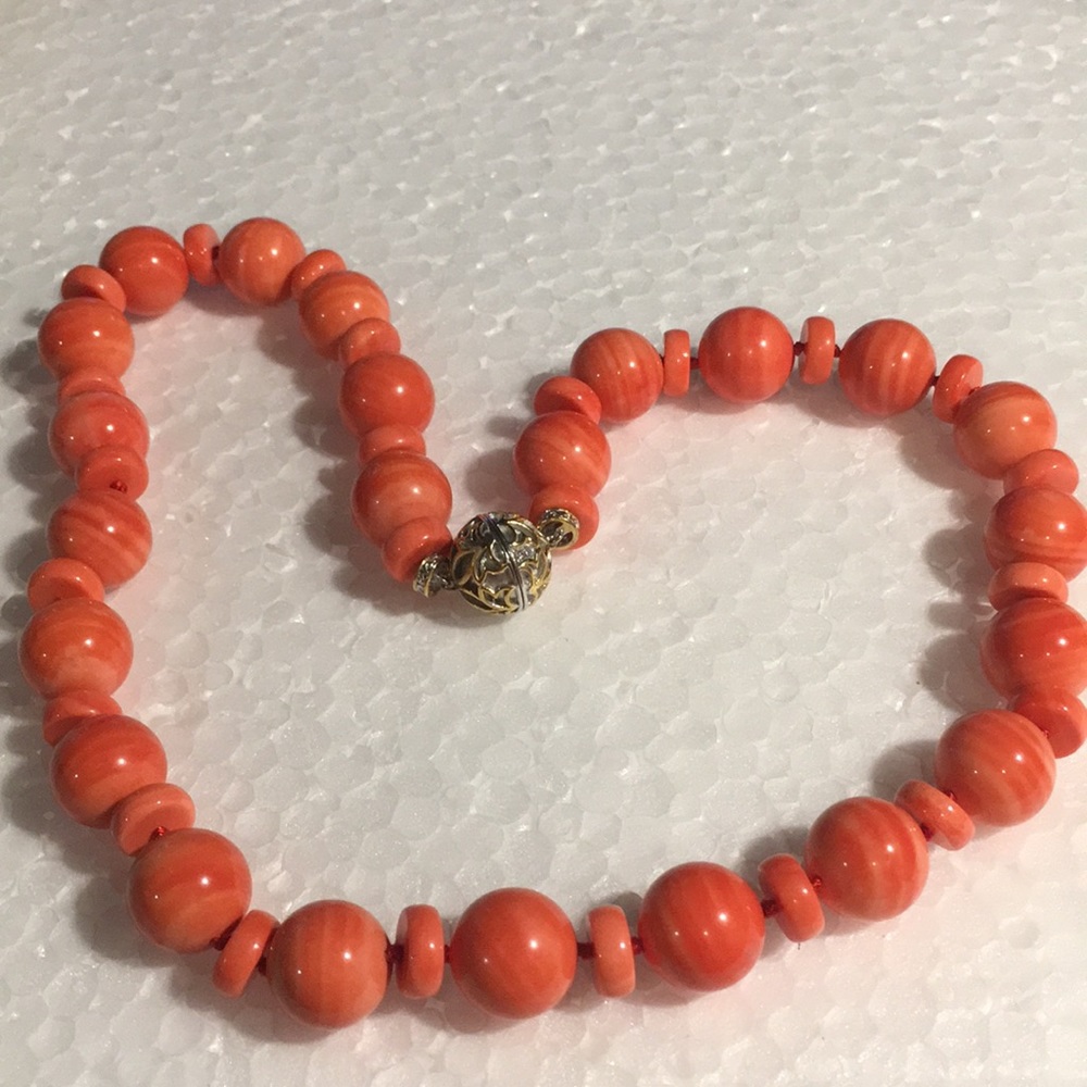 GENS EN VOGUE SALMON BAMBOO CORAL BEADED NECKLACE - Picture 5 of 7